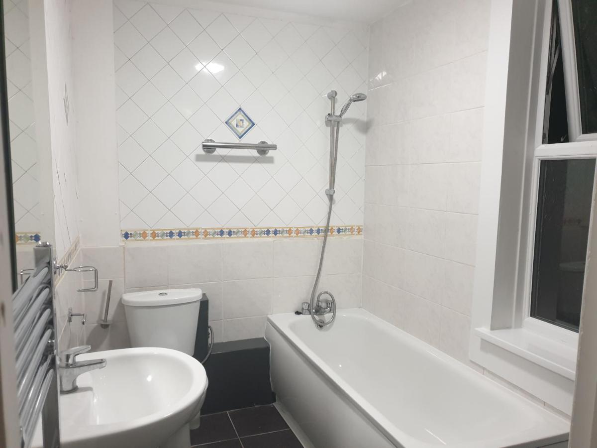 Lovely 1 Bedroom Flat High Barnet 3 Mins Away Extérieur photo
