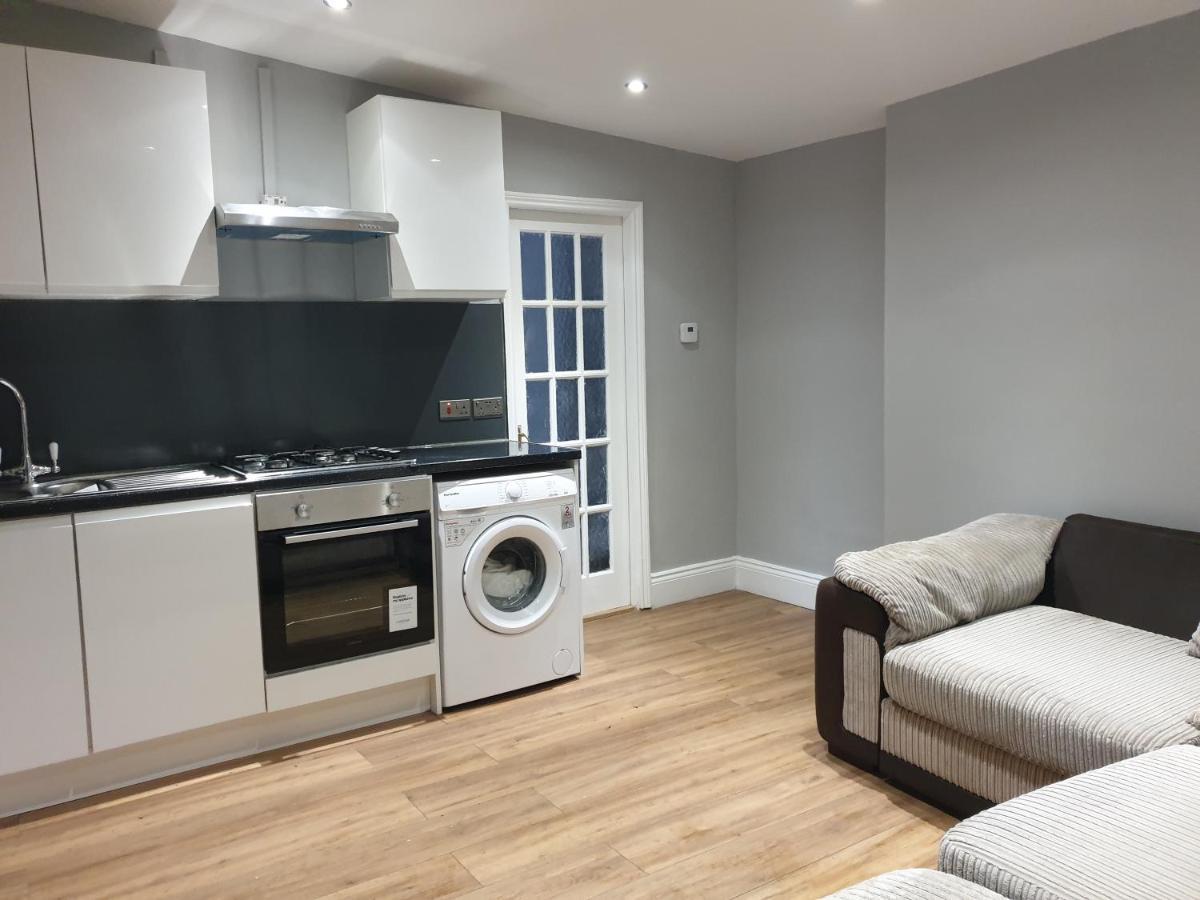 Lovely 1 Bedroom Flat High Barnet 3 Mins Away Extérieur photo